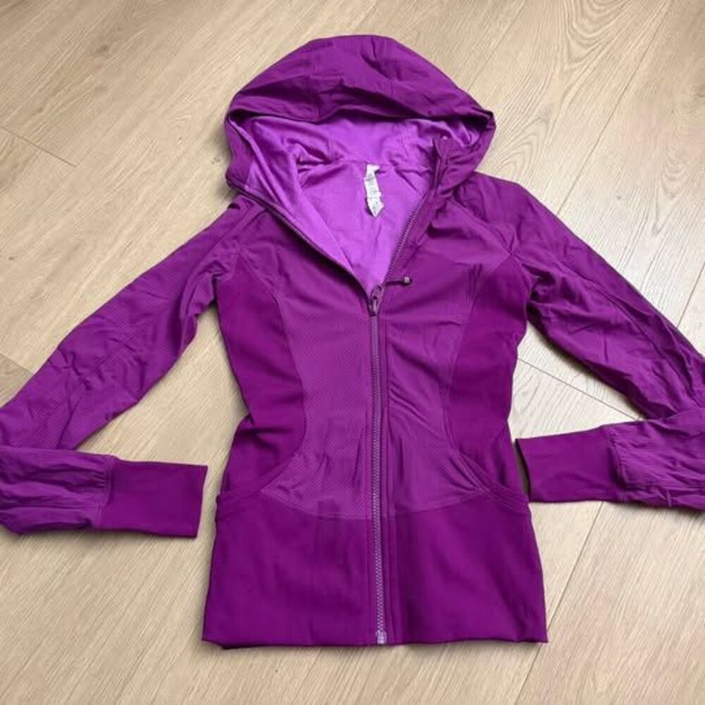 Lululemon In Flux Jacket Size 4 in Regal Plum - Reversible